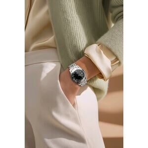 Gucci 5500M Black Roman Dial Date Stainless Steel Quartz Watch w/ Box